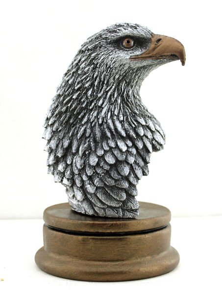 Kartal Büstü